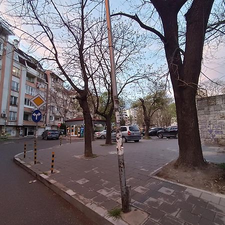 Sunny 2-Bedroom Maisonette Varna & Parking エクステリア 写真