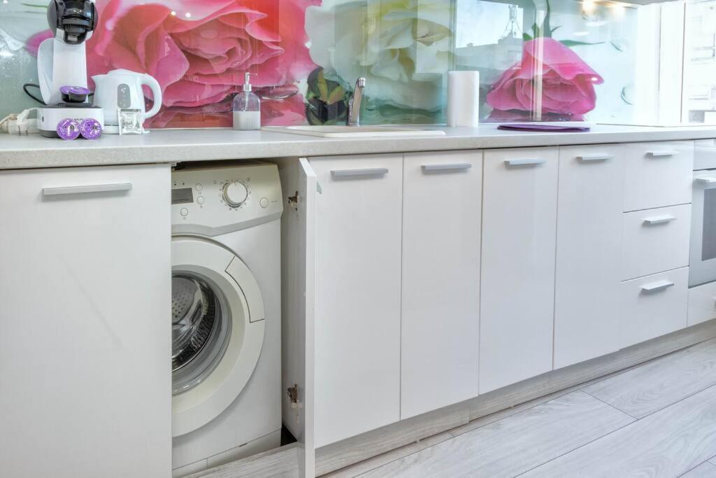 Sunny 2-Bedroom Maisonette Varna & Parking エクステリア 写真
