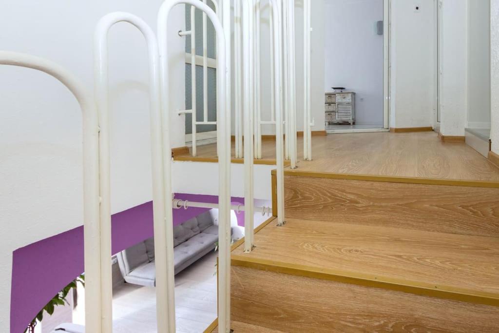 Sunny 2-Bedroom Maisonette Varna & Parking エクステリア 写真