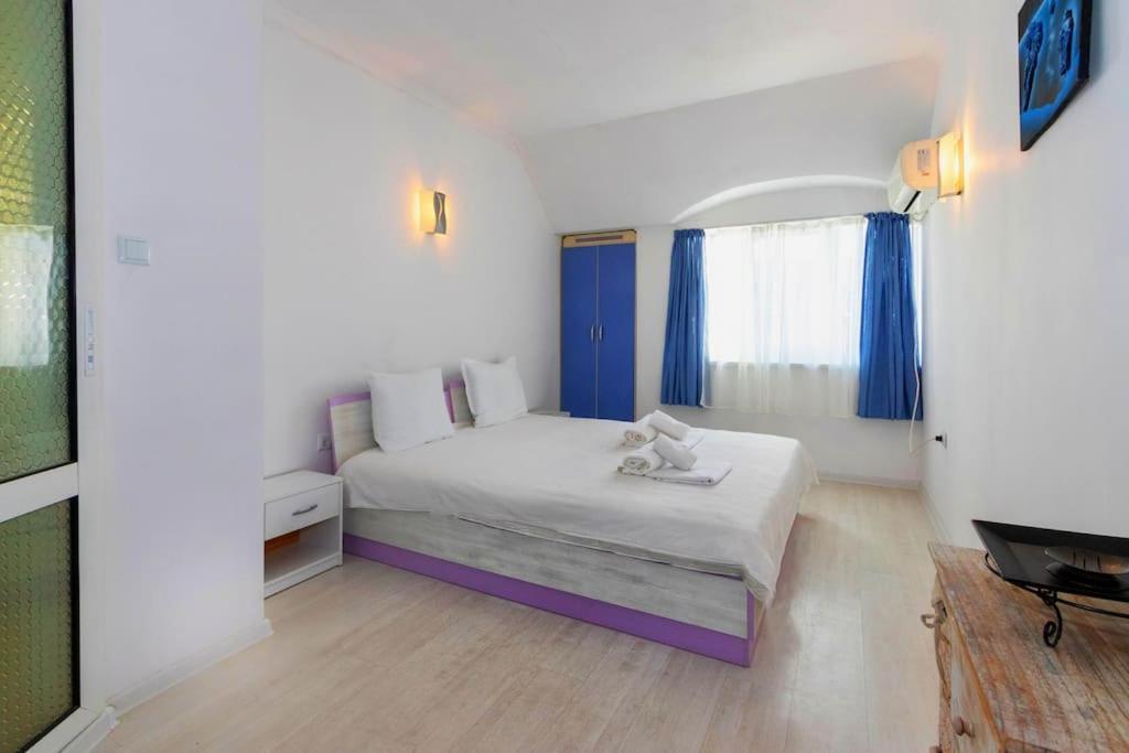 Sunny 2-Bedroom Maisonette Varna & Parking エクステリア 写真
