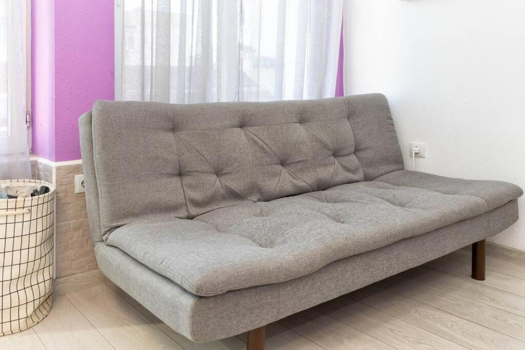 Sunny 2-Bedroom Maisonette Varna & Parking エクステリア 写真