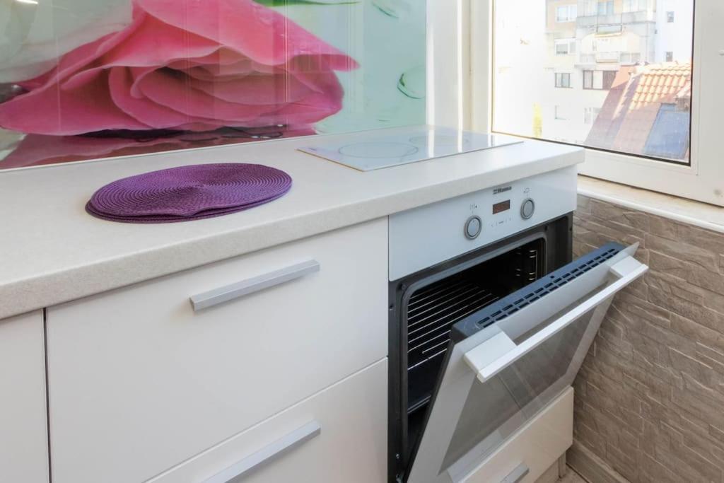 Sunny 2-Bedroom Maisonette Varna & Parking エクステリア 写真